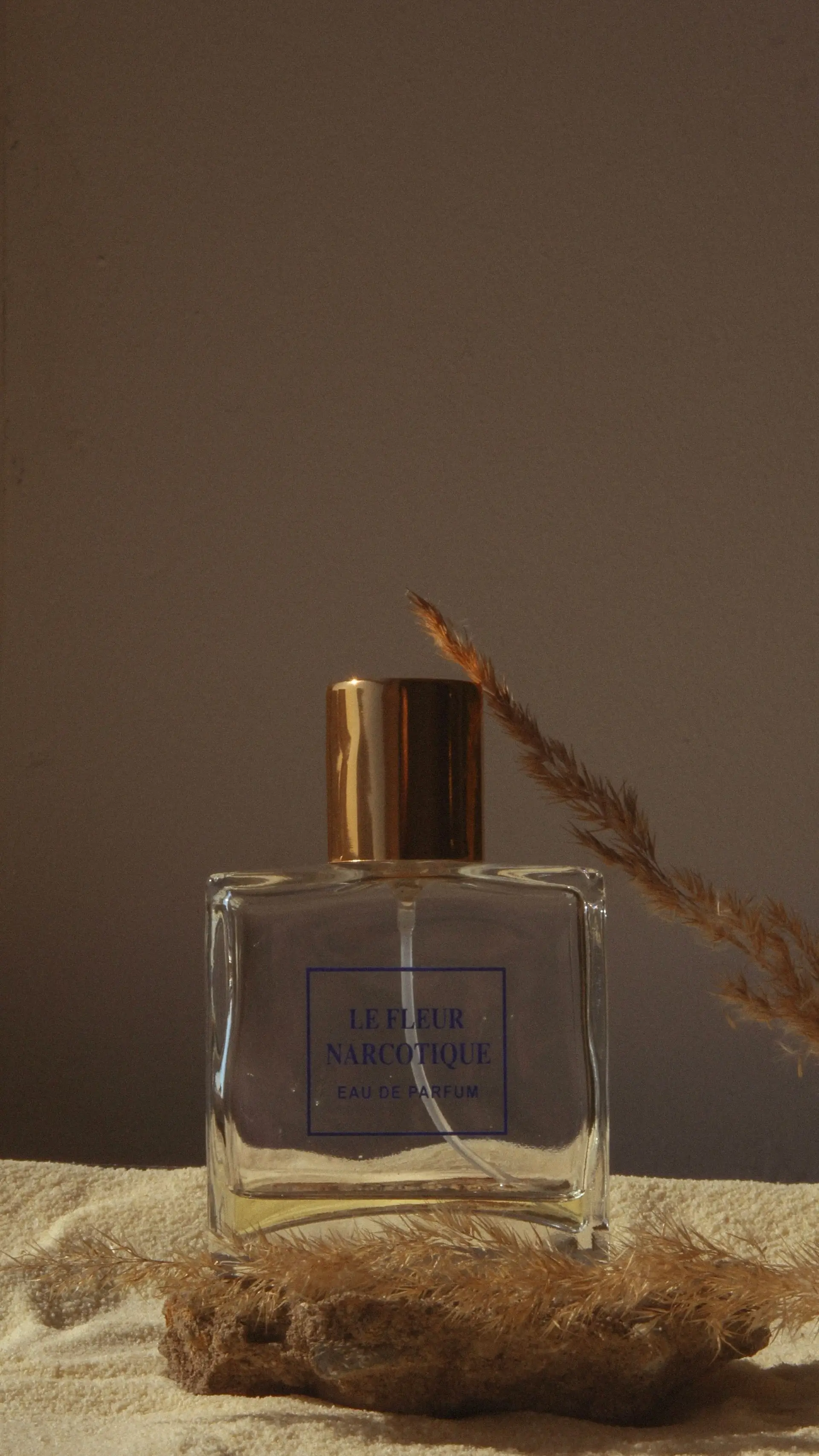 Atmospheric fragrance background