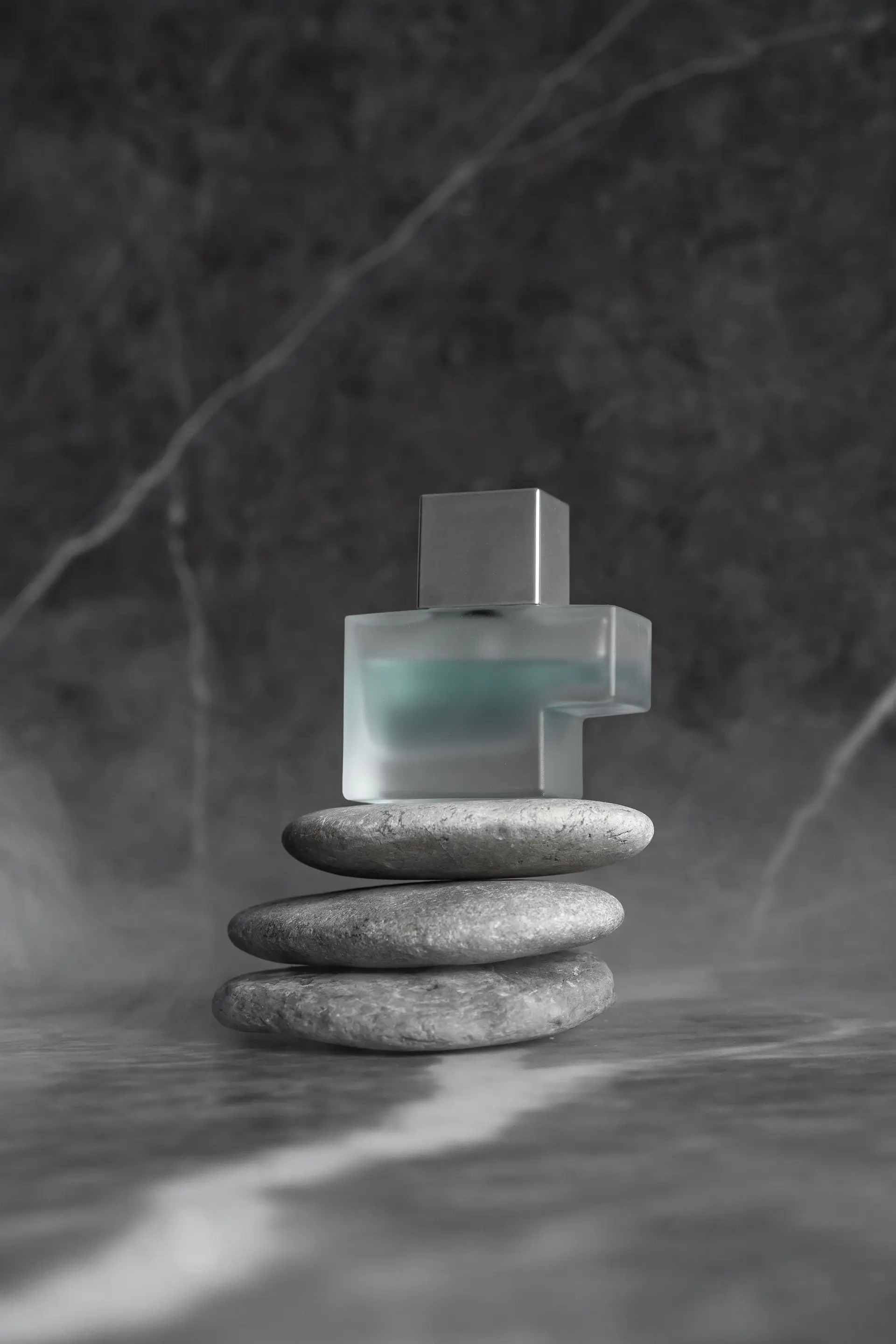 Lumière Dorée perfume bottle