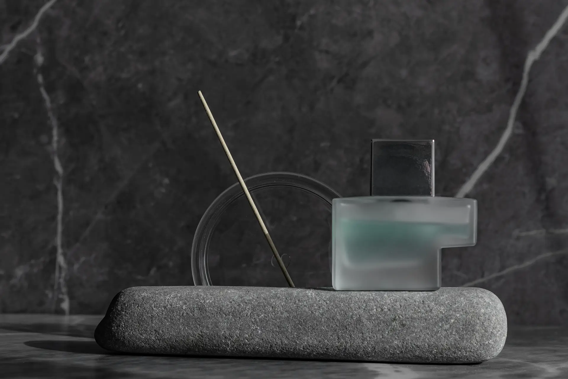 Curated fragrance presentation