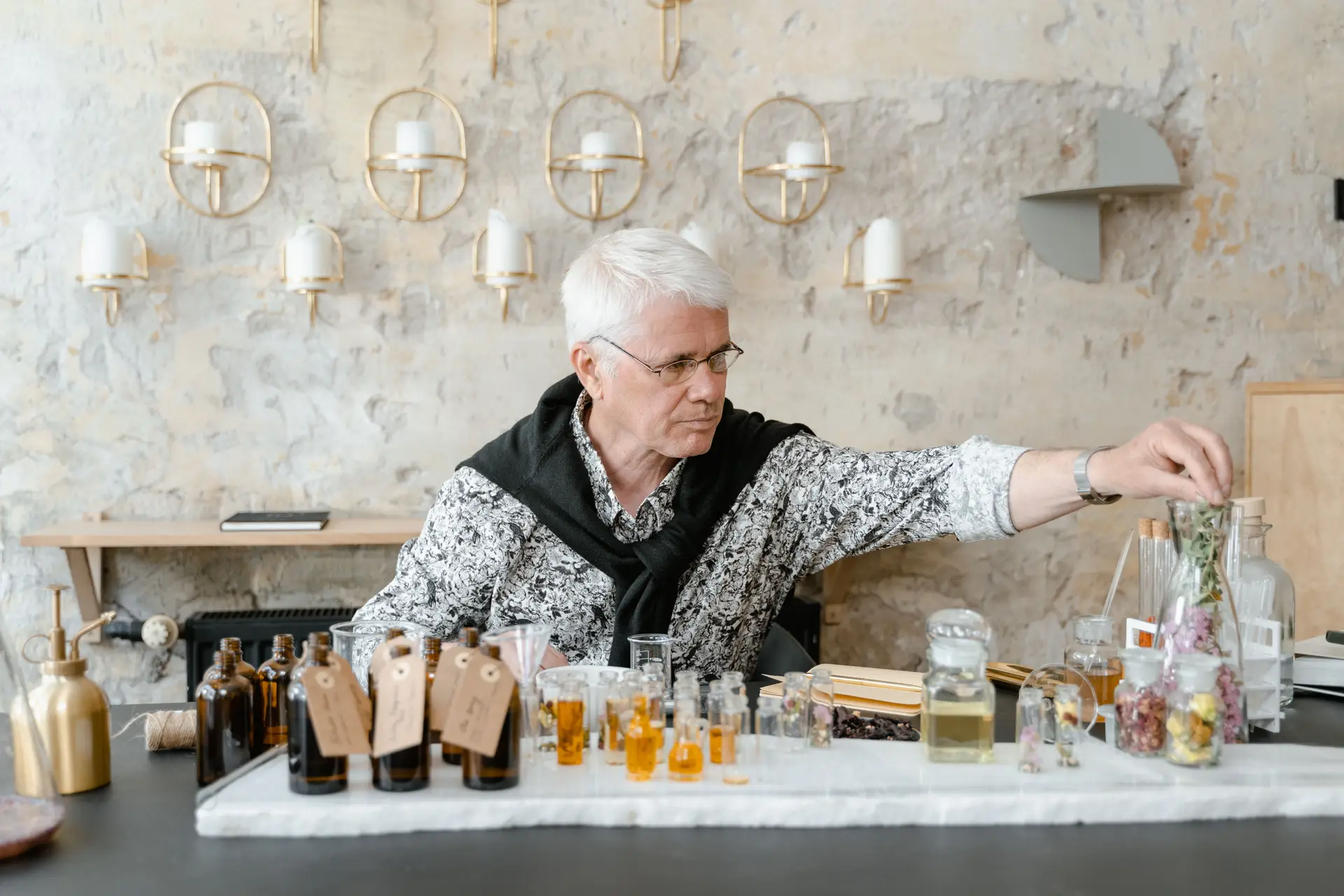 The art of scent creation at VelorianesSence studio